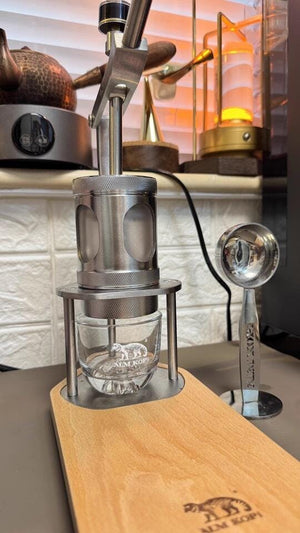 Aleman Portable Hand-Pumped Espresso Machine | Control the Pressure as You Want