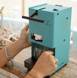 Aroma E.GO – Portable Italian espresso machine for pods