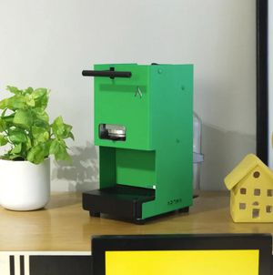 Aroma E.GO – Portable Italian espresso machine for pods