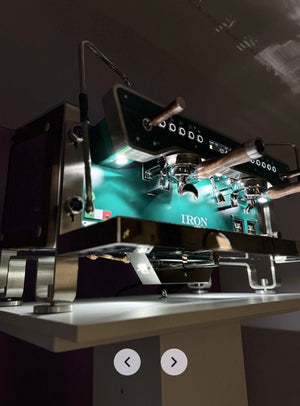 La Nuova Era IRON 2 - grupp Kommersiell multiboiler espressomaskin - Barista och Espresso